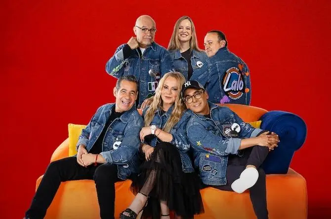 Lalo España anuncia su salida de 